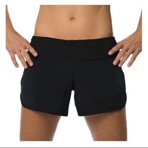 BNWT - Rabbit Run Shorts - Hopper 4” - Size L